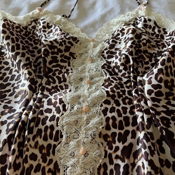 Enchanting leopard print lace trim cami top - Picture 4 of 6
